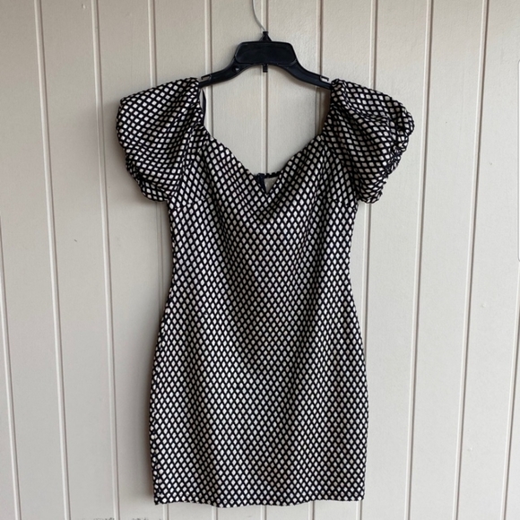 Privy Metallic Gold Fishnet Mini Dress Large - Picture 4 of 4